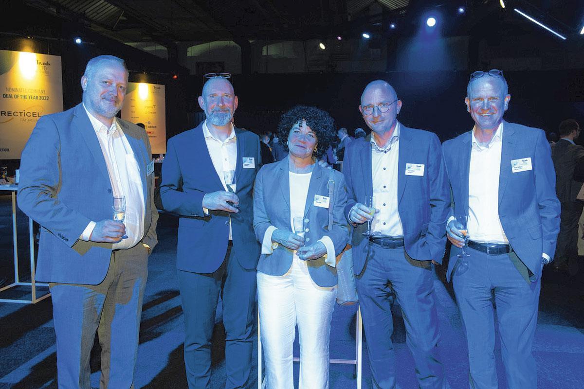 3. Gerrit Matthys, CFO de Sodexo Belgium & Luxemburg, Kristiaan De Beukelaer, CFO de Mediahuis, Wendy Rens, collaboratrice dispatching chez Frans Torfs Tegelbedrijf, Paul Verwilt,COO de Mediahuis, et Marc Vangeel, CEO de Mediahuis Ireland.