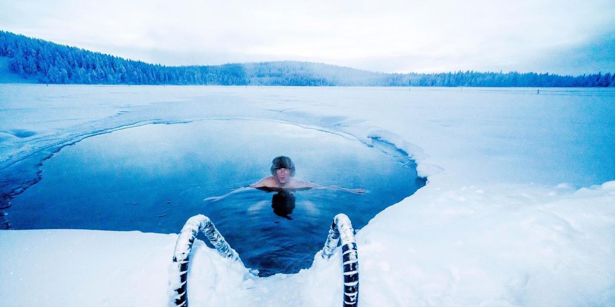 Na de sauna afkoelen in een ijsbad? Deze traditie moet je geprobeerd hebben
