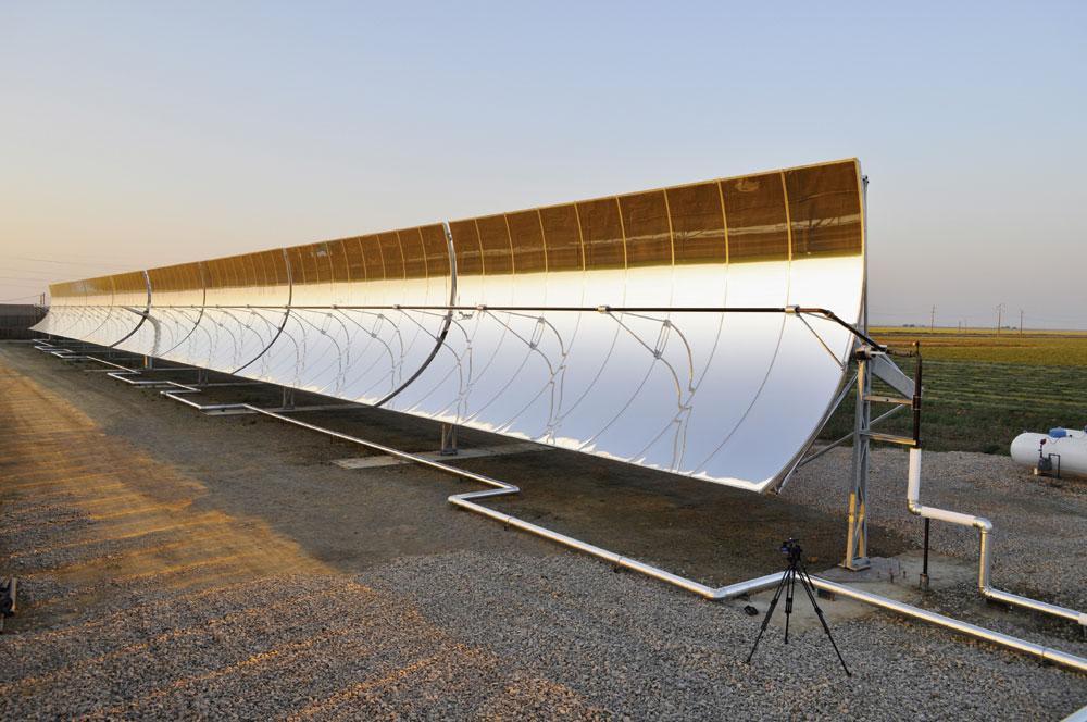 ZONNESPIEGELS Met geconcentreerde zonne-energie kan je zowel stroom als warmte opwekken.