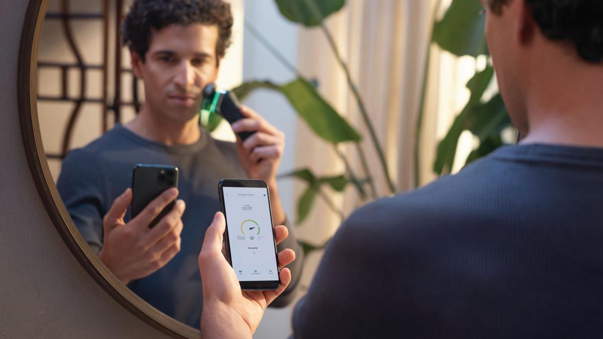 Philips présente un rasoir électrique à IA