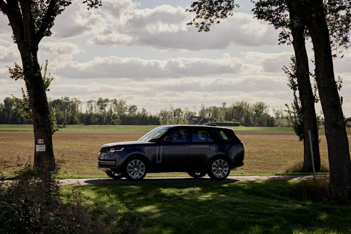Land Rover est le leader dans le domaine des SUV de luxe depuis plus de 50 ans. Avec la nouvelle version de son modèle phare, la marque est prête à rester leader du luxe moderne pendant au moins autant de décennies.