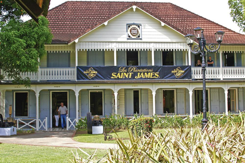 Les Plantations  Saint James ont  conservé une petite atmosphère coloniale.
