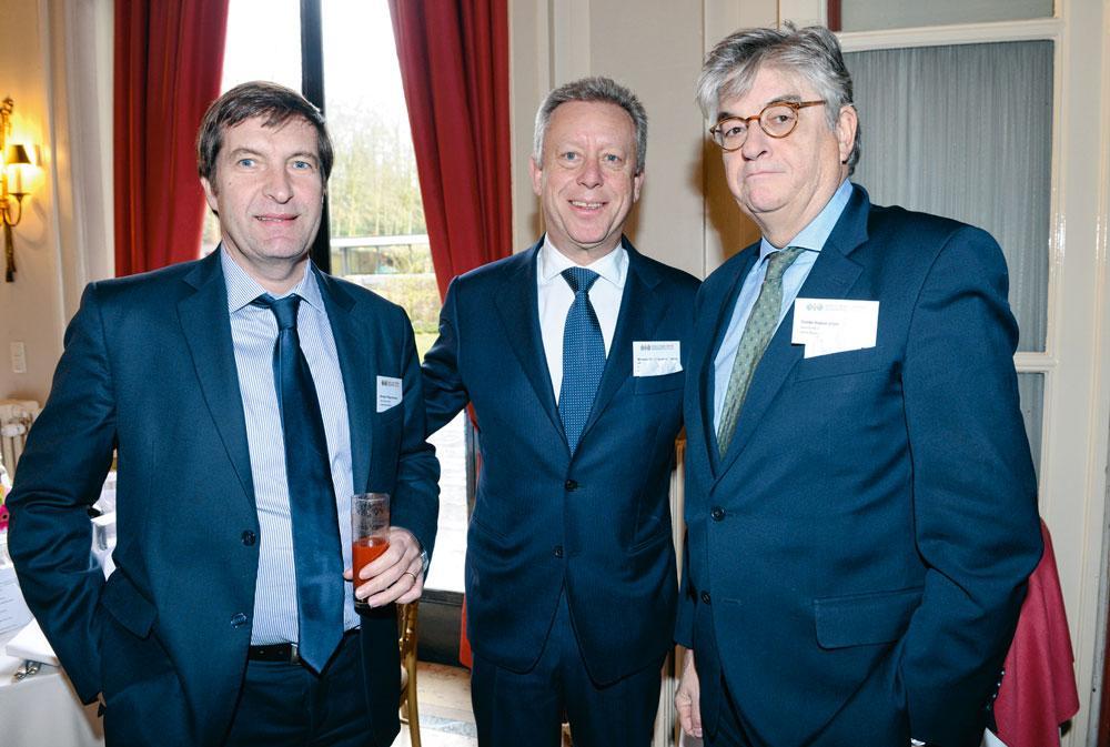 Philippe Goossens, senior financial advisor chez TreeTop Asset Management, Cédric Liénart van Lidth de Jeude, deputy chairman de Sotheby's Belgique & Luxembourg, et Hubert d'Ursel, administrateur de Hof ter Buizen.