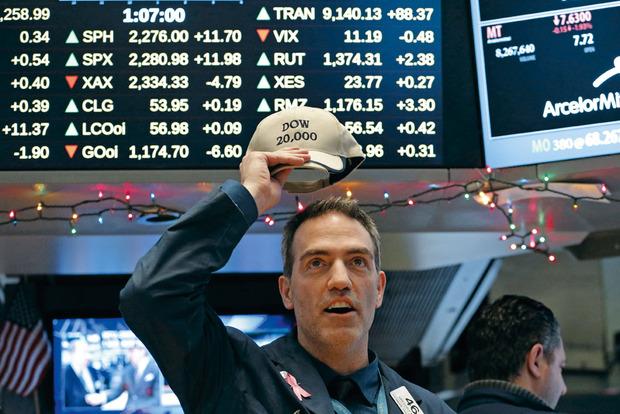 Le Dow Jones a franchi le seuil historique des 20.000 points le 25 janvier et des 21.000 points le 1er mars.