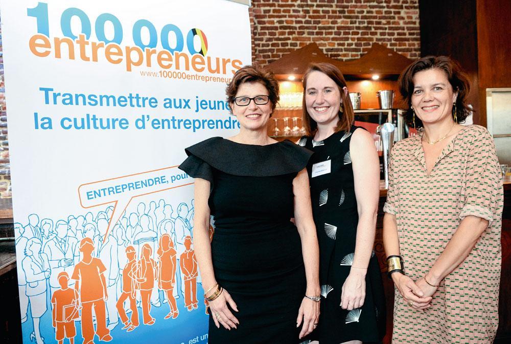 L'équipe opérationnelle de 100.000 entrepreneurs :  Monica Santalena, Priscilla Génicot, chargée de mission pour la Wallonie, et Tina Høm, chargée de mission pour Bruxelles.