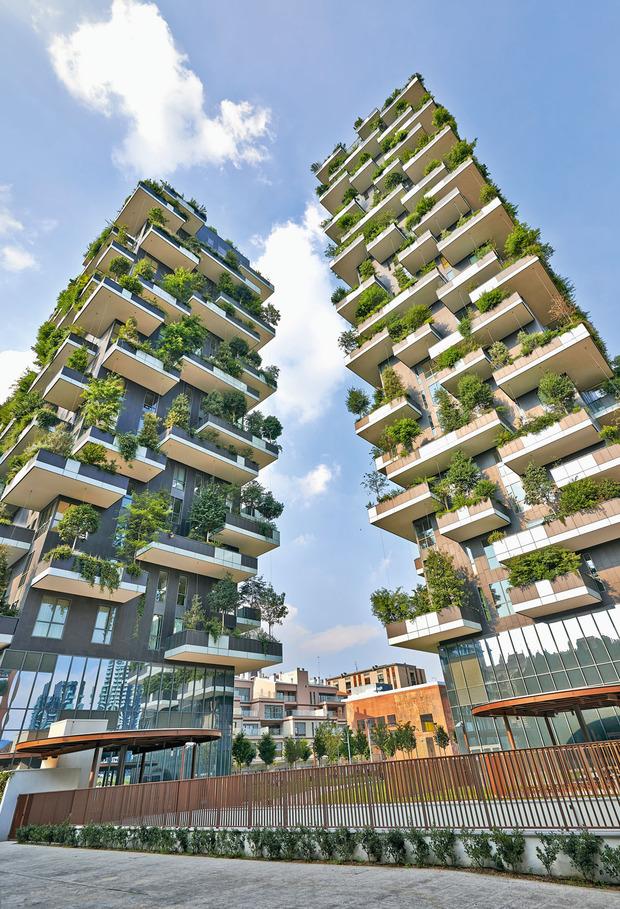 Bosco Verticale (Milan). L'architecte italien Stefano Boeri a niché l'équivalent d'un hectare de végétation sur deux tours d'habitation. 