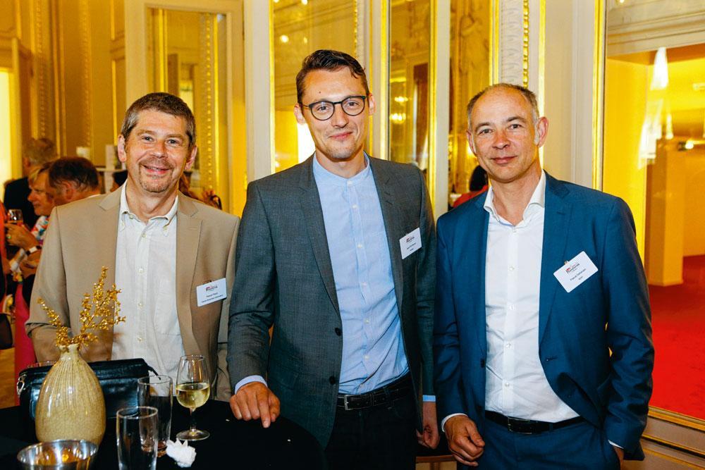 Pascal Flisch, business developer chez Trends Business Information, Jean-Pol Boone, administrateur délégué d'Inoopa, et Pascal Dehenain, sales & marketing director de BDO.