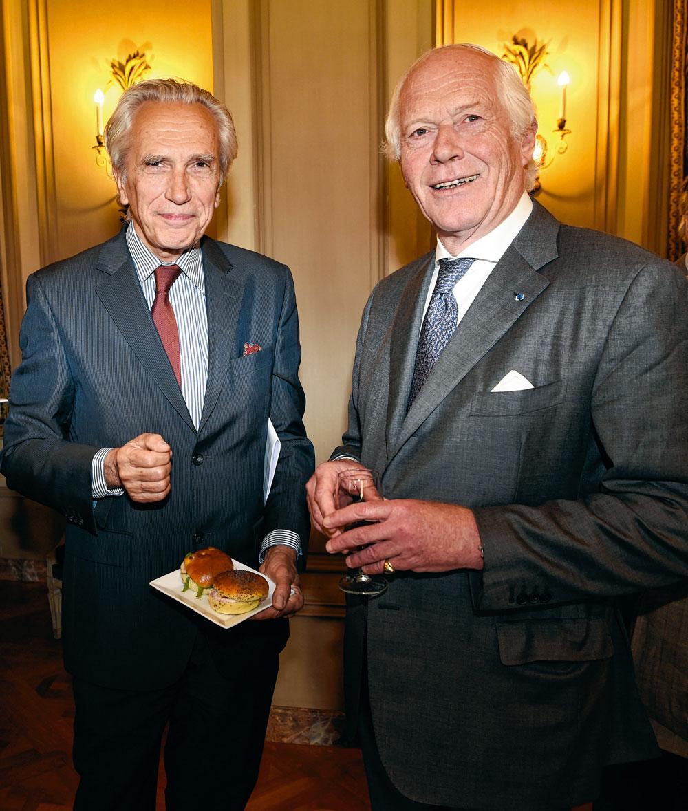 Bernard de Hemptinne, professeur en chirurgie à l'Université de Gand et président de l'ANRB, aux côtés de Bernard de Gerlache de Gomery.