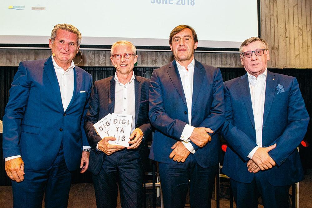 Jacques Peters, Thierry Geerts, country manager de Google Belgium, Bernard Delvaux, CEO de la Sonaca, et Dirk Coorevits, CEO de Soudal.