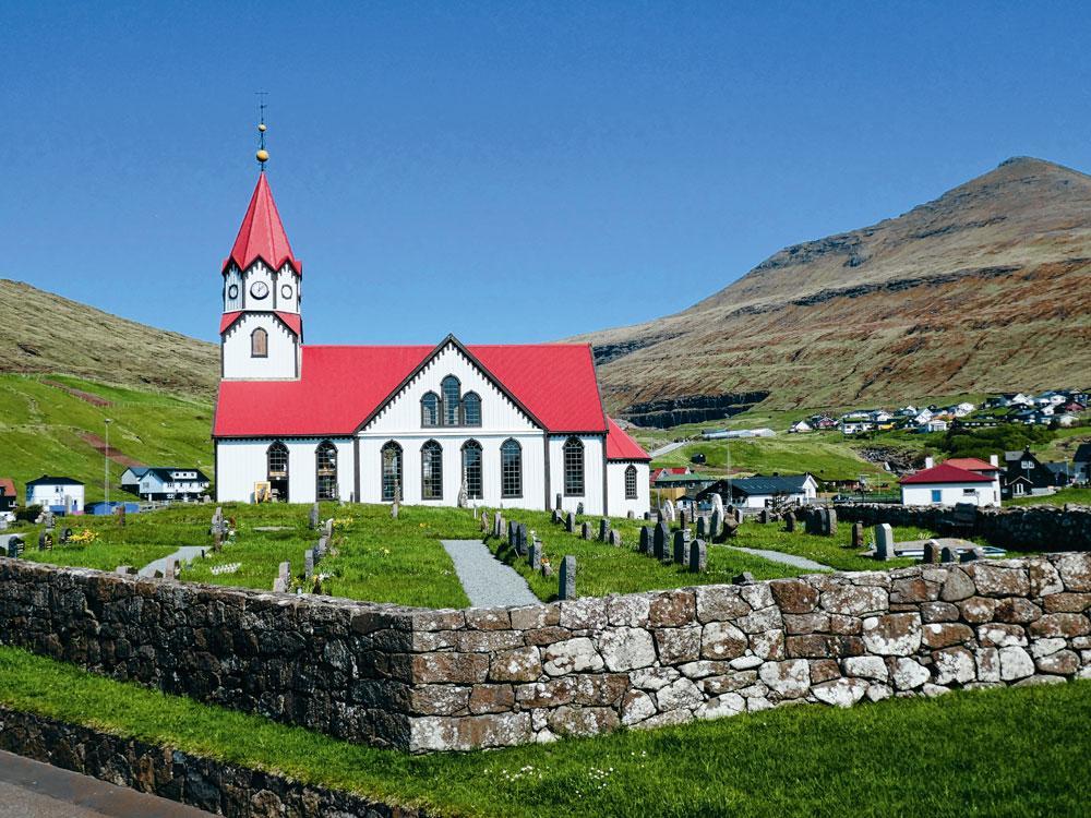 Eglise de Sandavagur, sur l'île de Vagar.