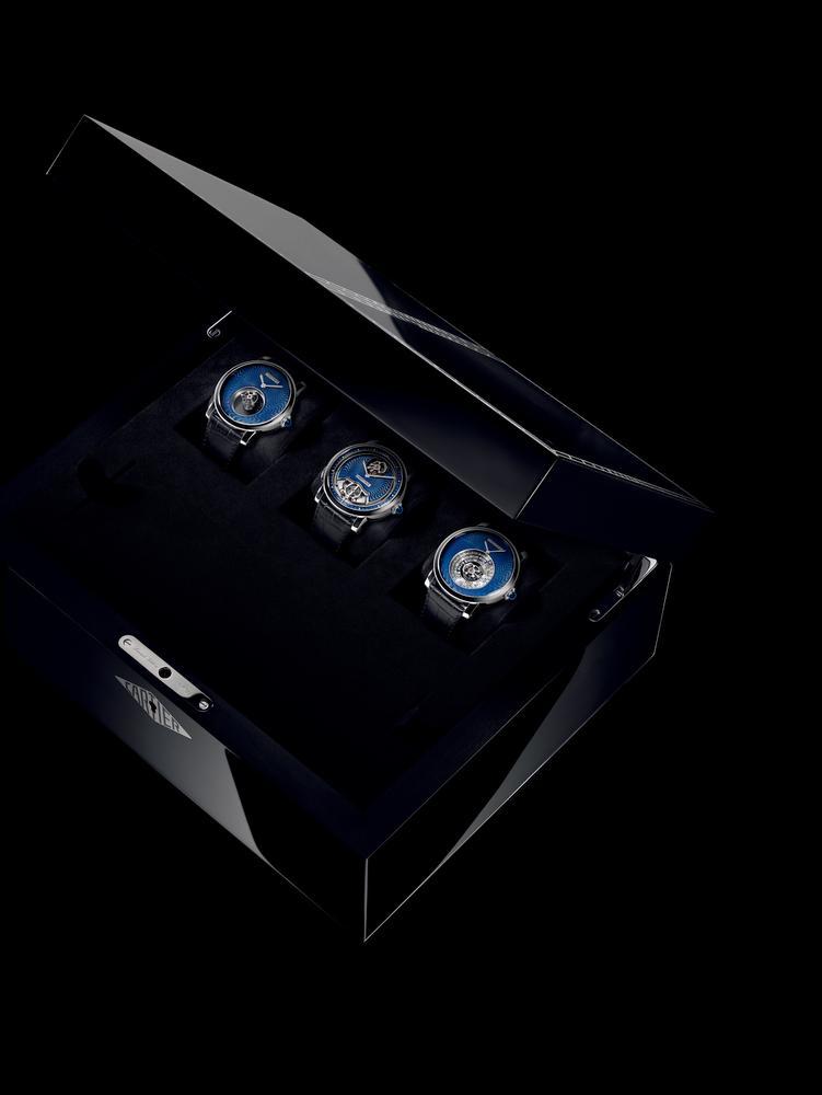 Le coffret Haute Horlogerie Cartier, édité à cinq exemplaires : une interprétation en or et émail bleu de trois pièces emblématiques.