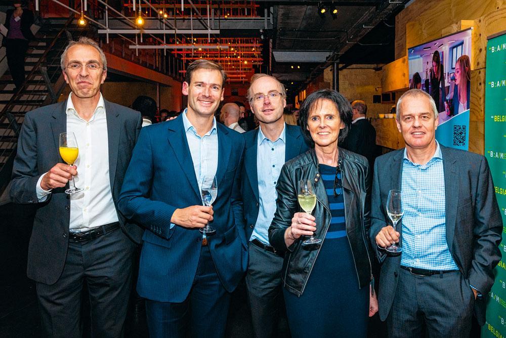 Pieterjan Kempynck, Thomas Donck, François Delvaux, Myriam Vangenechten et Benny Van Calster, partners chez Minds & More.