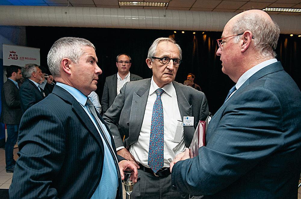 Yves Klein, membre du comité de direction de la banque CPH, et Jean-Marie Focant, administrateur d'Air Belgium, écoutent avec intérêt Niky Terzakis.