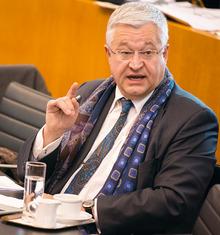 Guy Vanhengel, ministre des Finances de la région bruxelloise. D'après lui, les recettes globales devraient passer de 25,7 millions d'euros en 2014 à 30,7 millions en 2017.