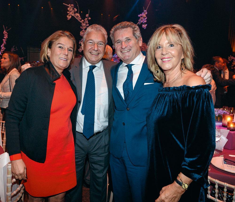 Serge Fautré, CEO d'AG Real Estate, et son épouse, et Jacques Peters, président du conseil d'administration de Puilaetco Dewaay Private Bankers, et son épouse.