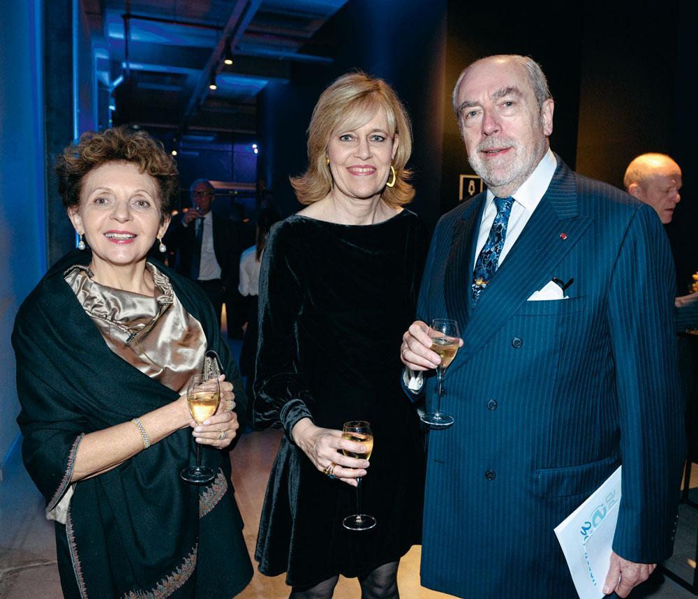 Ariane Cambier, secrétaire générale des Amis de l'Institut Bordet, entourée du président des Amis de l'Institut Bordet, Christian Jourquin, et son épouse.