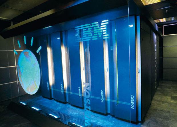 WATSON. La santé est le premier secteur d'application de l'intelligence artificielle développée par IBM. Avec Watson, le groupe entend notamment analyser les radios de patients et les confronter à une impressionnante banque de radios.