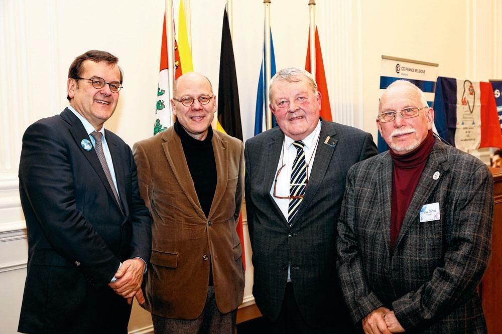 Willy Demeyer, bourgmestre de Liège, Michel Cloes, consul honoraire de France à Liège, Alain Laroche, président de la CCIFBW, et Alain Cornet, trésorier des Amitiés françaises de Liège.
