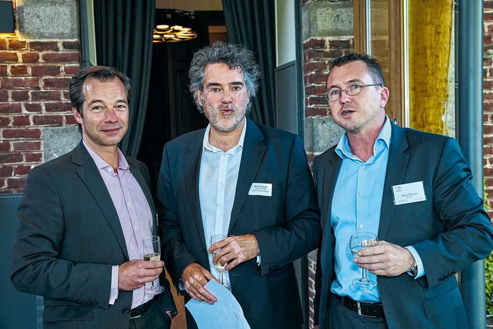 Cédric Dewitte, manager PME du business center Namur-Luxembourg et Brabant wallon chez ING, Michel Dussart, administrateur délégué d'Immo Dussart, et Michel Peeters, ambassadeur du Cercle de Wallonie.