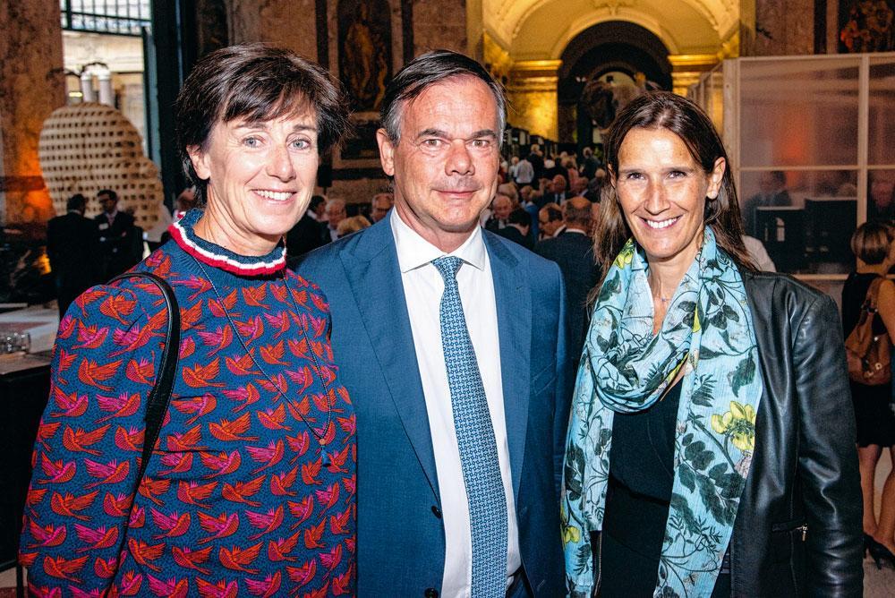 Eric de Bellefroid, gérant de Marketing & Sales Support, et son épouse, en compagnie de la ministre du Budget, Sophie Wilmès.