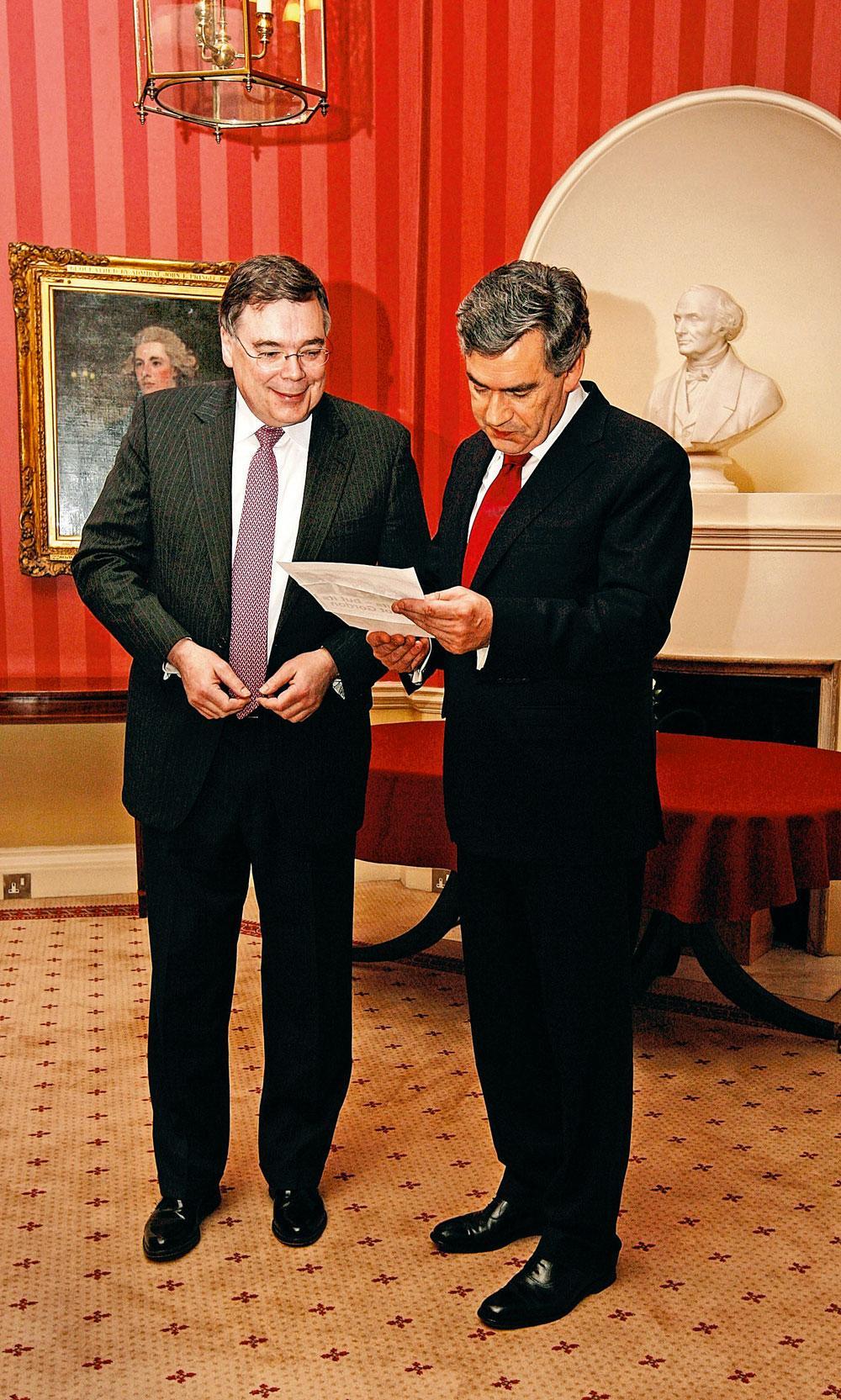 Le Premier  ministre  islandais  Geir Haarde,  en visite chez son homologue britannique Gordon Brown, en avril 2008.