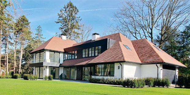 RHODE-SAINT-GENÈSE. Le loyer de cette villa neuve de 480 m2 s'élève à 7.000 euros par mois.