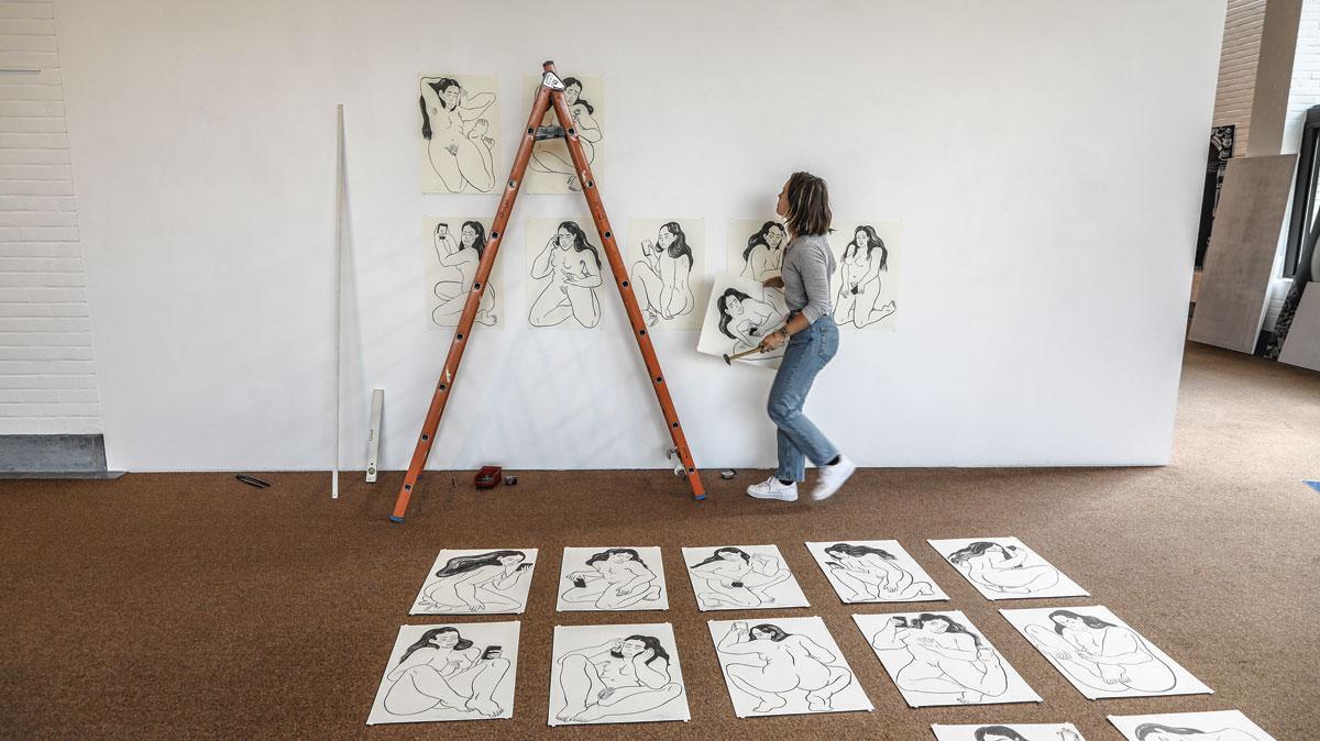 Joëlle Dubois           Au Mudel, la jeune Gantoise installe une série de ses dessins érotiques.