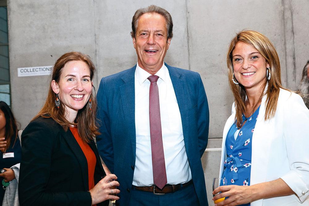 Jessica Miclotte, responsable Recherche et Innovation chez Wallonia-Brussels International, Rob Van Gijzel, maire d'Eindhoven de 2008 à 2016, et Nathalie Crutzen, directrice du Smart City Institute - HEC Liège.