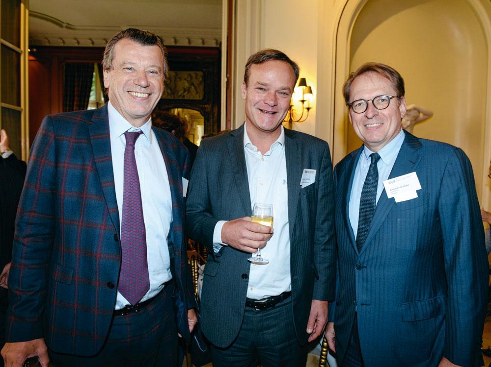 Renaud Bentegeat, administrateur délégué de CFE, Frédéric Claes, administrateur délégué de CFE Bâtiment Brabant Wallonie, et Didier De Vliegher, avocat-associé chez NautaDutilh.