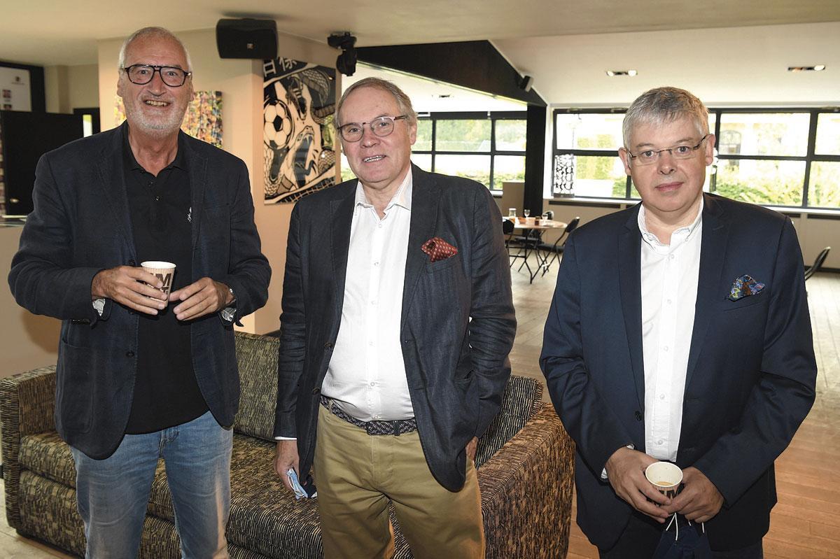 Bernard Eeman, gérant de Keep in Touch, entouré d'Alain Jonet, interim HR director, et André Francois, gérant de André François Reviseur d'Entreprises.