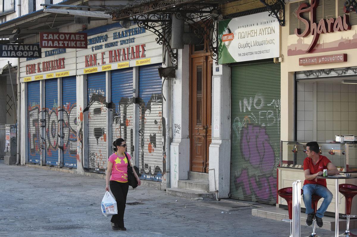 Grèce, 2008. Lorsqu'il avait fallu sauver le pays, on avait imposé à Athènes des mesures d'austérité sur la base d'une étude fortement remise en doute depuis.