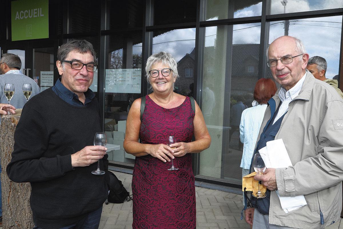 Un trio de coopérateurs à titre privé : Jean-Pierre Pecasse, administrateur aux Chiroux, Muriel Gerkens, membre honoraire de la Chambre, et Henri Roberty, administrateur de l'ASBL Fleurs.