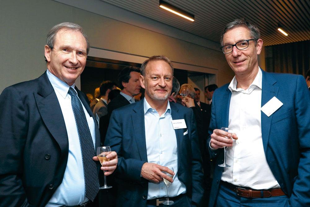 Jean-Luc Maurange, administrateur délégué de CMI, entouré de Philippe Claessens, administrateur délégué de la FN Herstal, et Thierry Castagne, directeur général d'Agoria Wallonie.