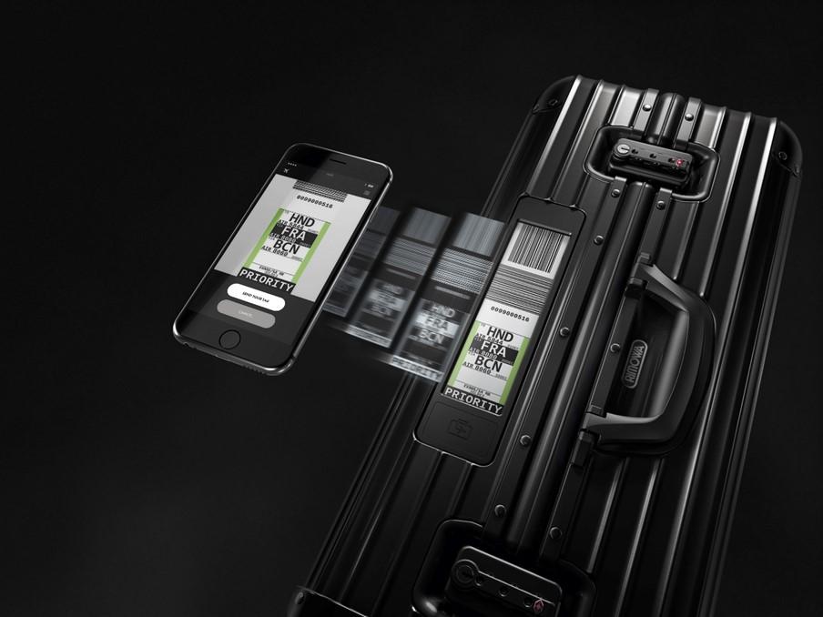 La valise intelligente permet au voyageur de l'enregistrer lui-même, de chez lui, via son smartphone.