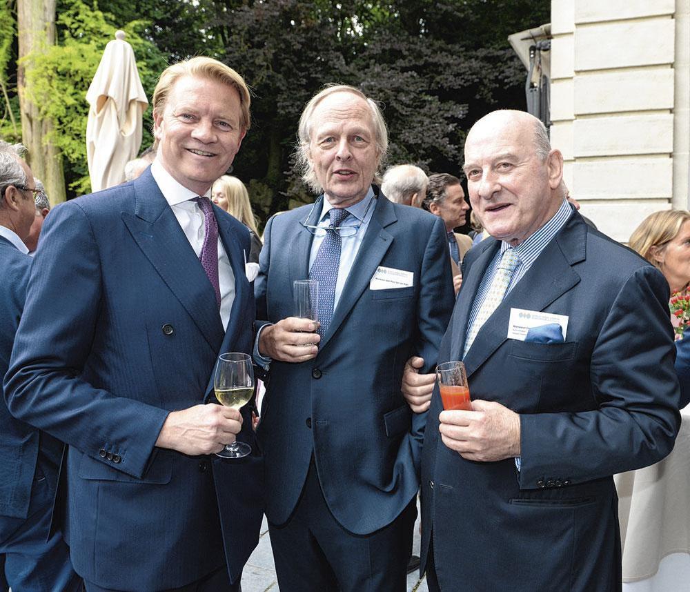 Thomas Palmblad, membre du directoire de Degroof Petercam, Jean-Paul van der Rest, président de l'Office des Propriétaires, et Georges Cartalis, administrateur chez Herpain Investissement.