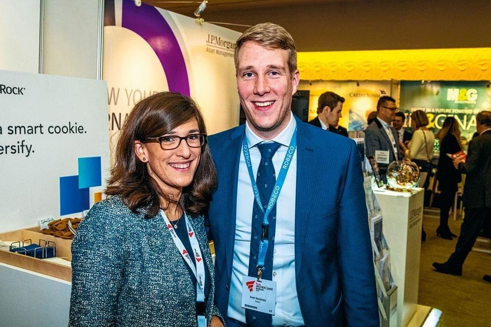 Gisèle Duenas-Leiva, sales director Belgium & head  of retail Luxembourg director chez BlackRock,  en compagnie de Sven Verstraete, senior sales manager business development BeLux chez Robeco.