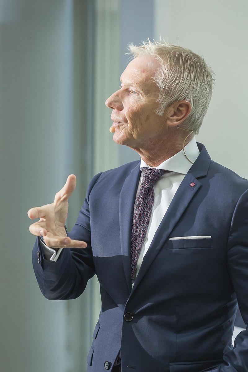 Marc Raisière (CEO de Belfius): 