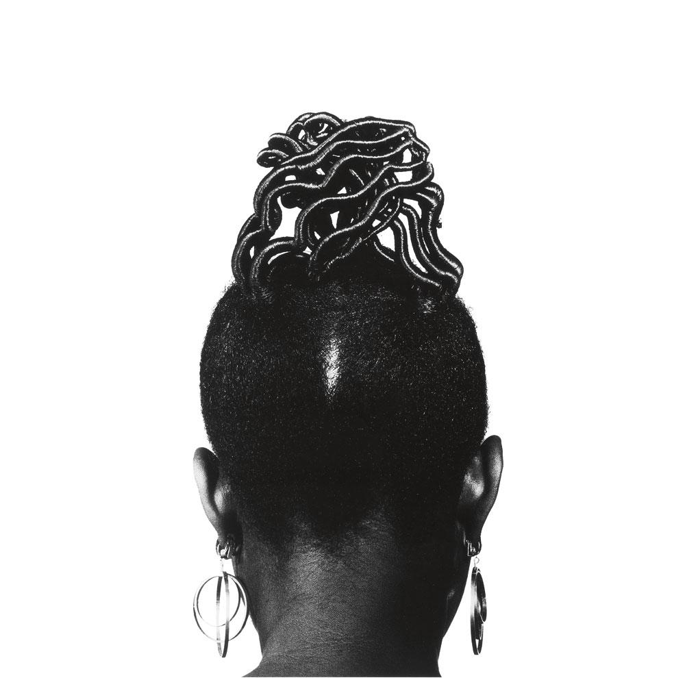 Les coiffures de femmes de J.D. 'Okhai Ojeikere.