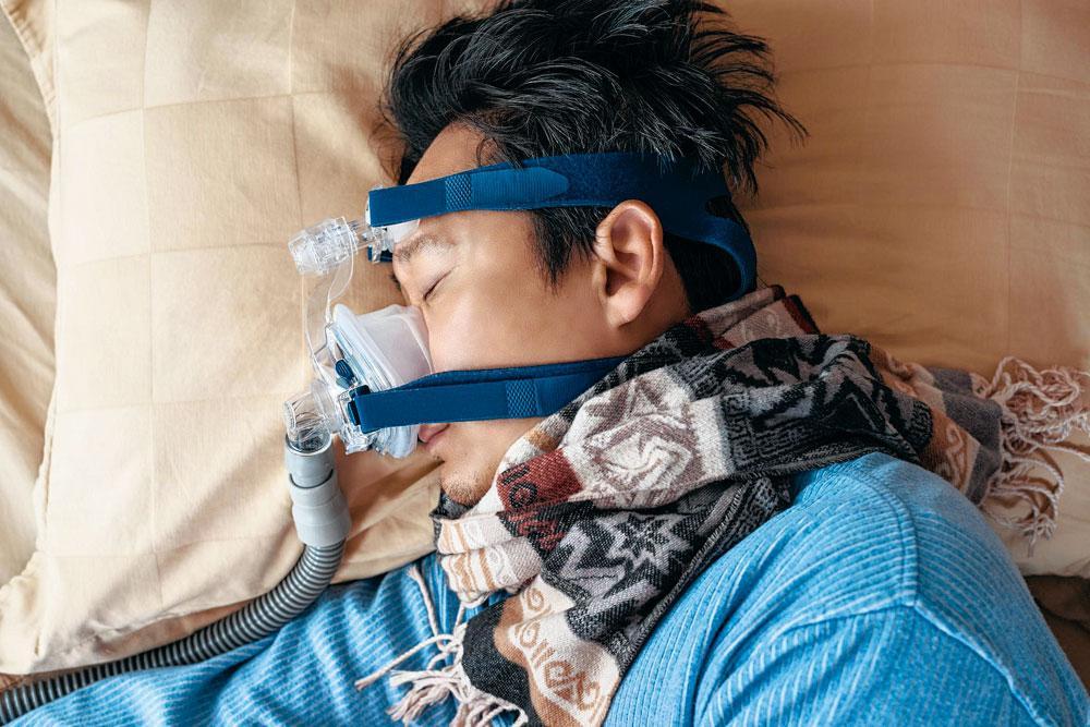 Aux Etats-Unis, les utilisateurs d'un masque à oxygène prévenant l'apnée du sommeil sont monitorés à distance. S'ils ne le portent pas suffisamment, leur assureur leur refuse le remboursement.