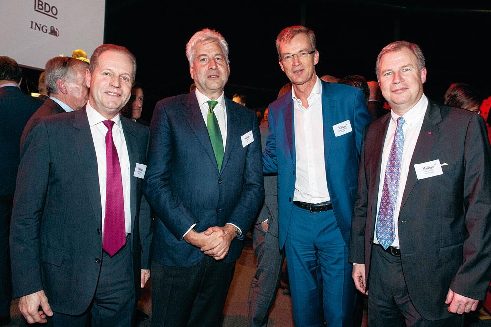 Roland Gillet, Pierre Mottet, président d'IBA et Manager de l'Année 1997, François Blondel, CEO de Kitozyme, et Pierre Rion.