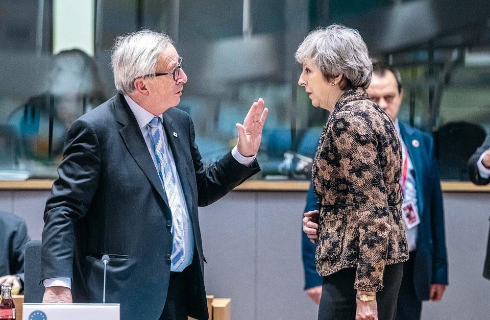 Le 14 décembre 2018, le ton monte entre Jean-Claude Juncker et Theresa May, le président de la Commission européenne ayant qualifié les demandes des Britanniques de nébuleuses.