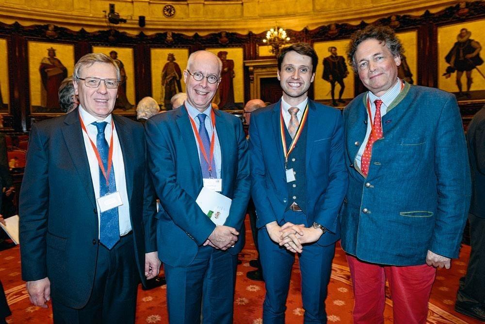Alexander Tokovinin, ambassadeur de Russie, le député Olivier Hamal, Geoffrey Grandjean, professeur à l'ULiège, et le duc Léopold d'Arenberg.