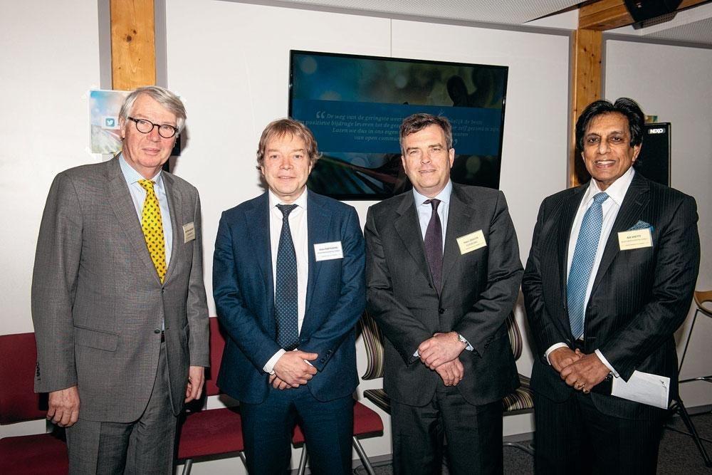 Jean-Pierre Delwart, ancien président de l'UWE, Alain Parthoens, managing partner chez Newt on Biocapital, Pablo Janssen, et Ajit Shetty, président de Newton Biocapital.