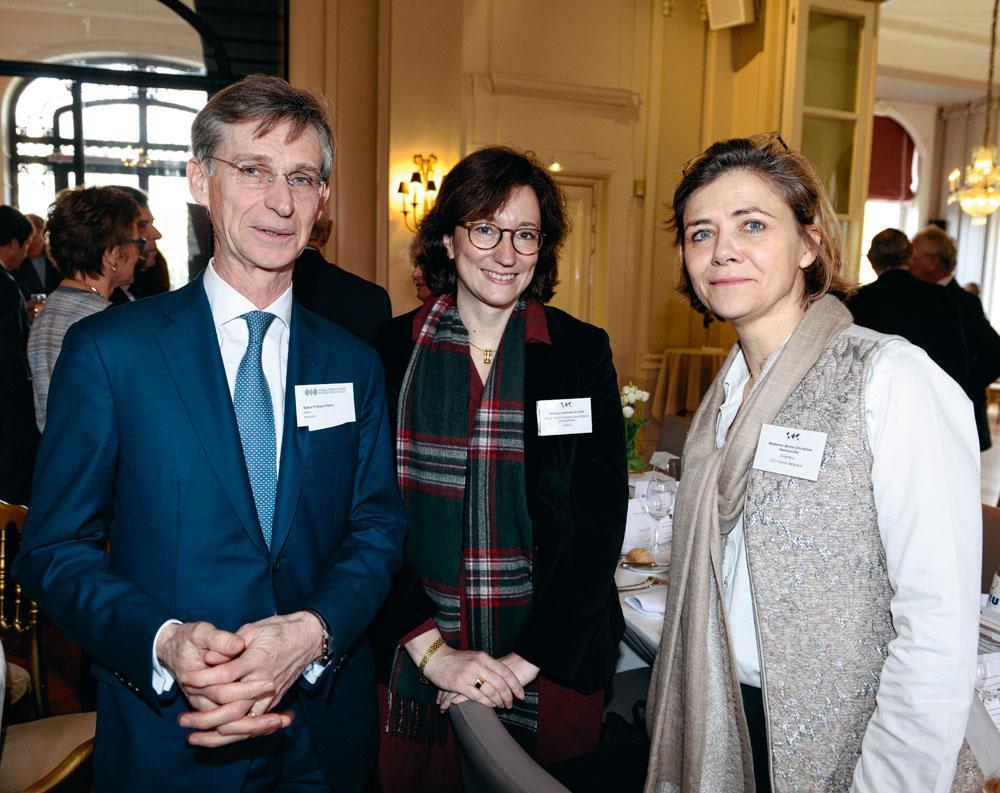 Philippe Péters, associé chez NautaDutilh, Nathalie Errard, directrice Europe et Otan chez Airbus, et Anne-Christine Genouville, directrice de la CCI France Belgique.