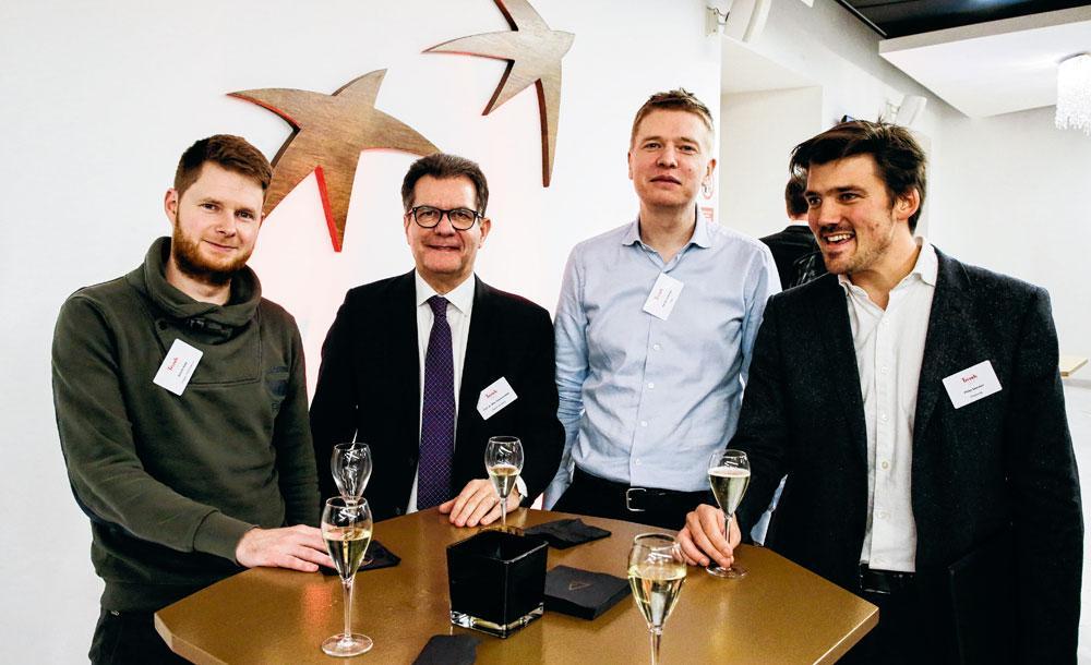 Brecht Kets, cofondateur et CEO de Play it Safe, Wim Vanhaverbeke, Raf Weverbergh, managing partner chez Finn, et Philip Swinnen.