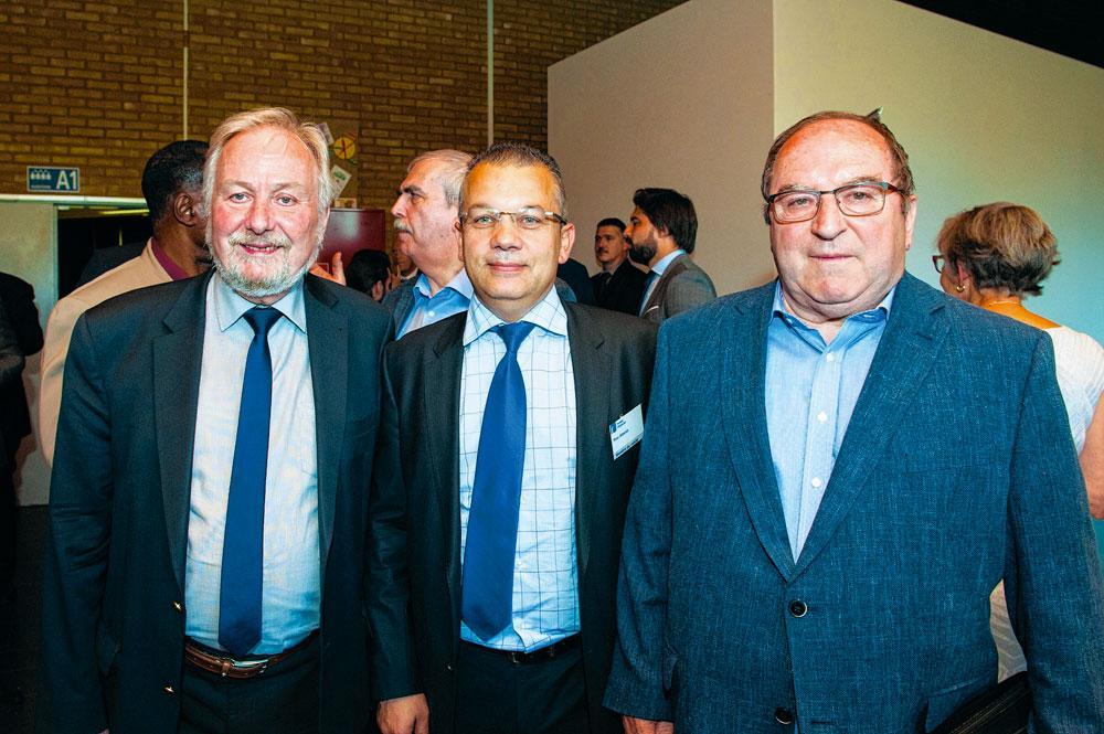 Gérald Moortgat, député provincial du Hainaut, Pino Attardo, retail manager à la banque CPH, et Remo Pellichero, président  de la Sabca.