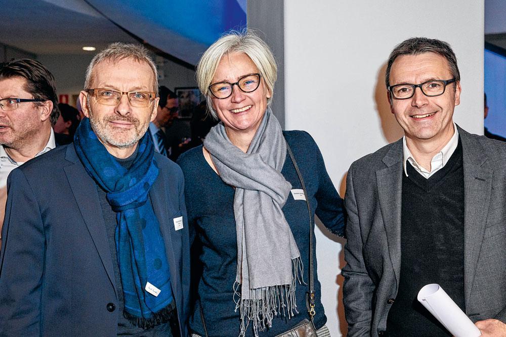 Nathalie Lafontaine, communication manager de la SRIW, entourée d'Edouard Delruelle, professeur de philosophie politique à l'ULiège, et Jean-Christophe Peterkenne, directeur de Liège Together.