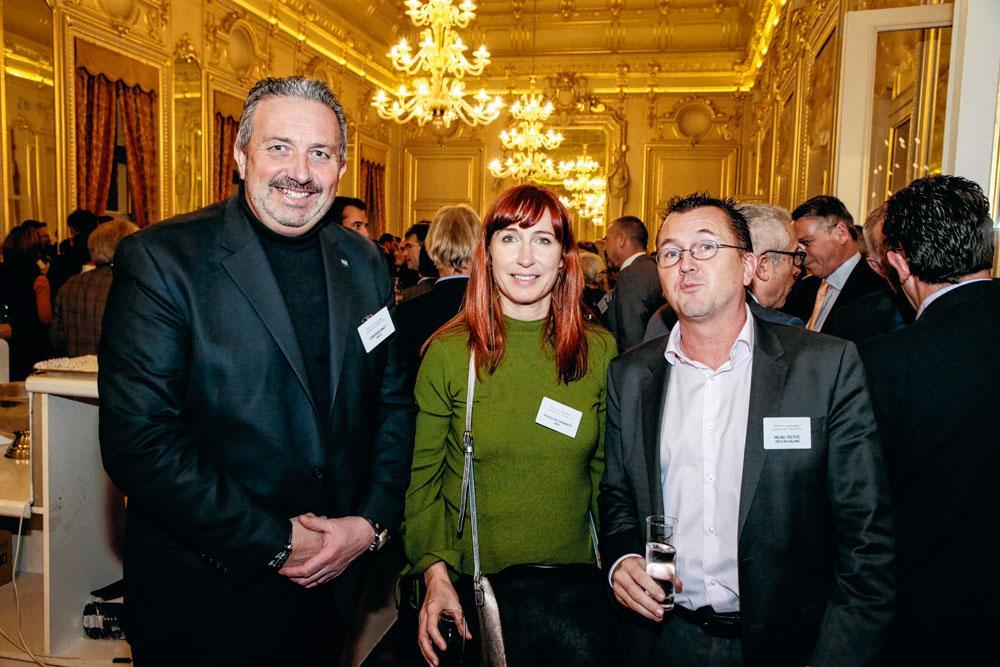 Pascale Delcomminette, administratrice générale de l'Awex, entourée de Christian Kinot, responsable événementiel chez Max 25, et Michel Peeters, ambassadeur du Cercle de Wallonie.