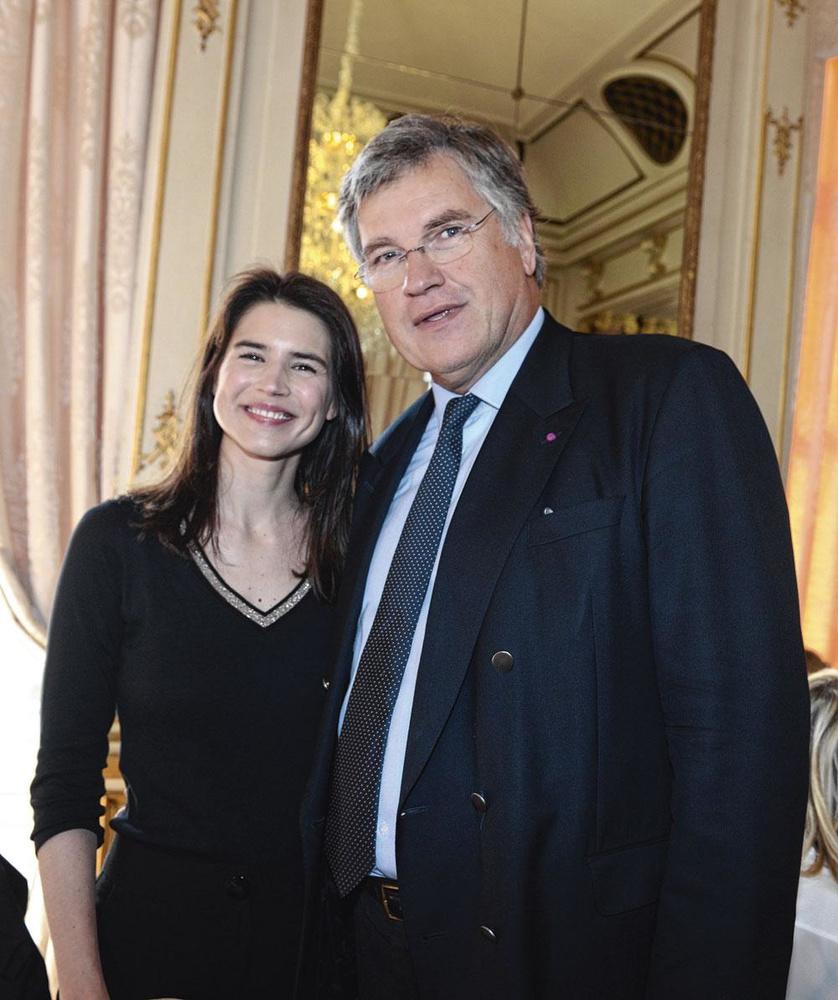 Julie Denayer, journaliste à RTL,  et Yves de Jonghe d'Ardoye,  vice-président  de la WTCA.