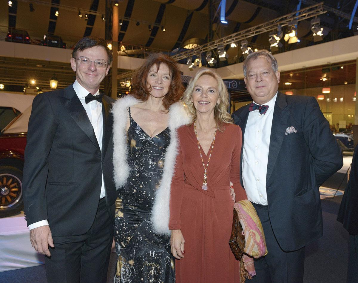 Thomas Spitaels, CEO du groupe TPF, et son épouse, Ann Mathys, consultante chez Pierre Bergé  & Associates, et Roland Cracco, CEO d'Interparking.
